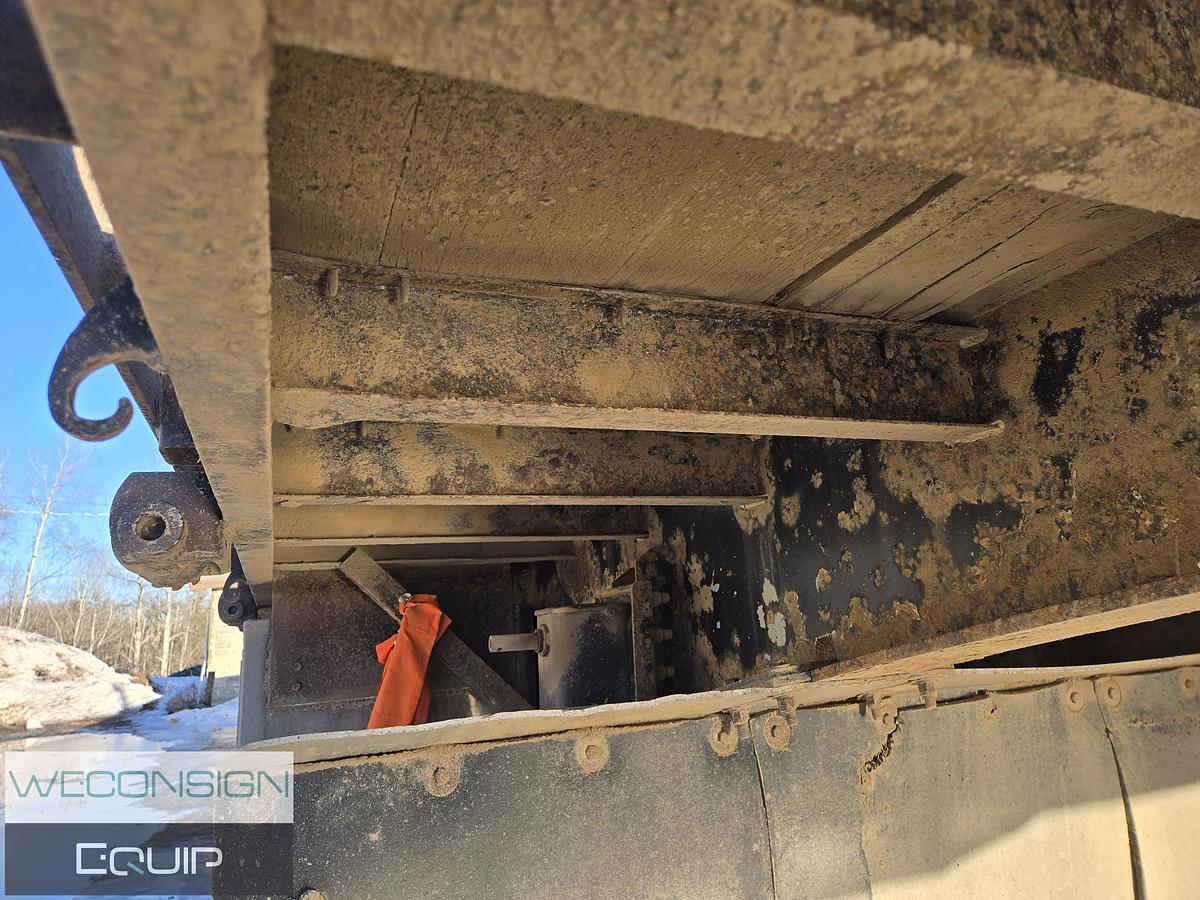 Used 2006 Manac 53' Flat Deck Sliding Axle