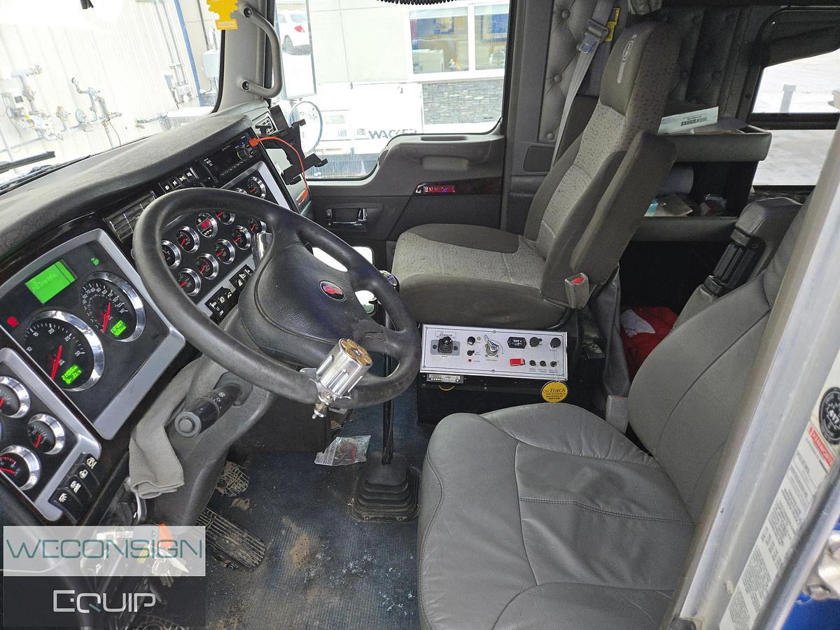 Used 2012 Kenworth T800 TA Winch Truck