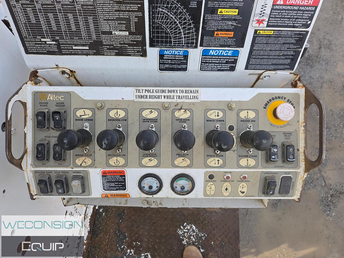 Used 2013 Freightliner 114SD TA Digger Truck