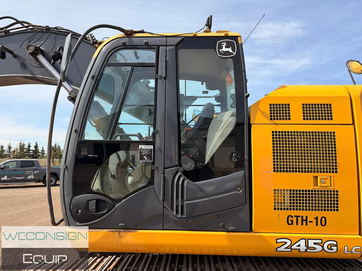 Used GTH-10 2015 John Deere 245G LC Excavator