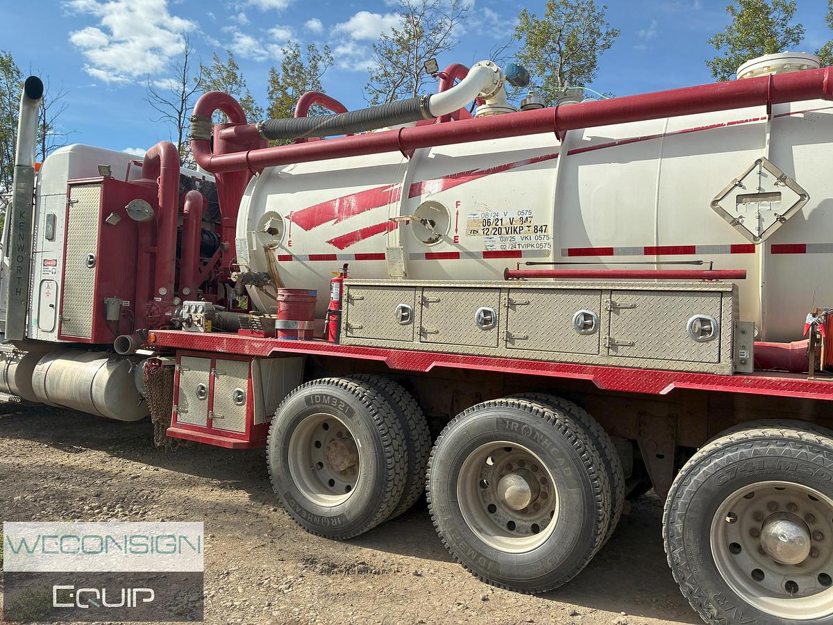 Used 2010 Kenworth T800 Tri Drive Combo Vac