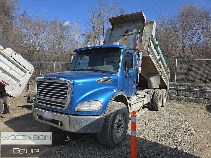 Used 2005 Freightliner M2112 TA Dump Truck