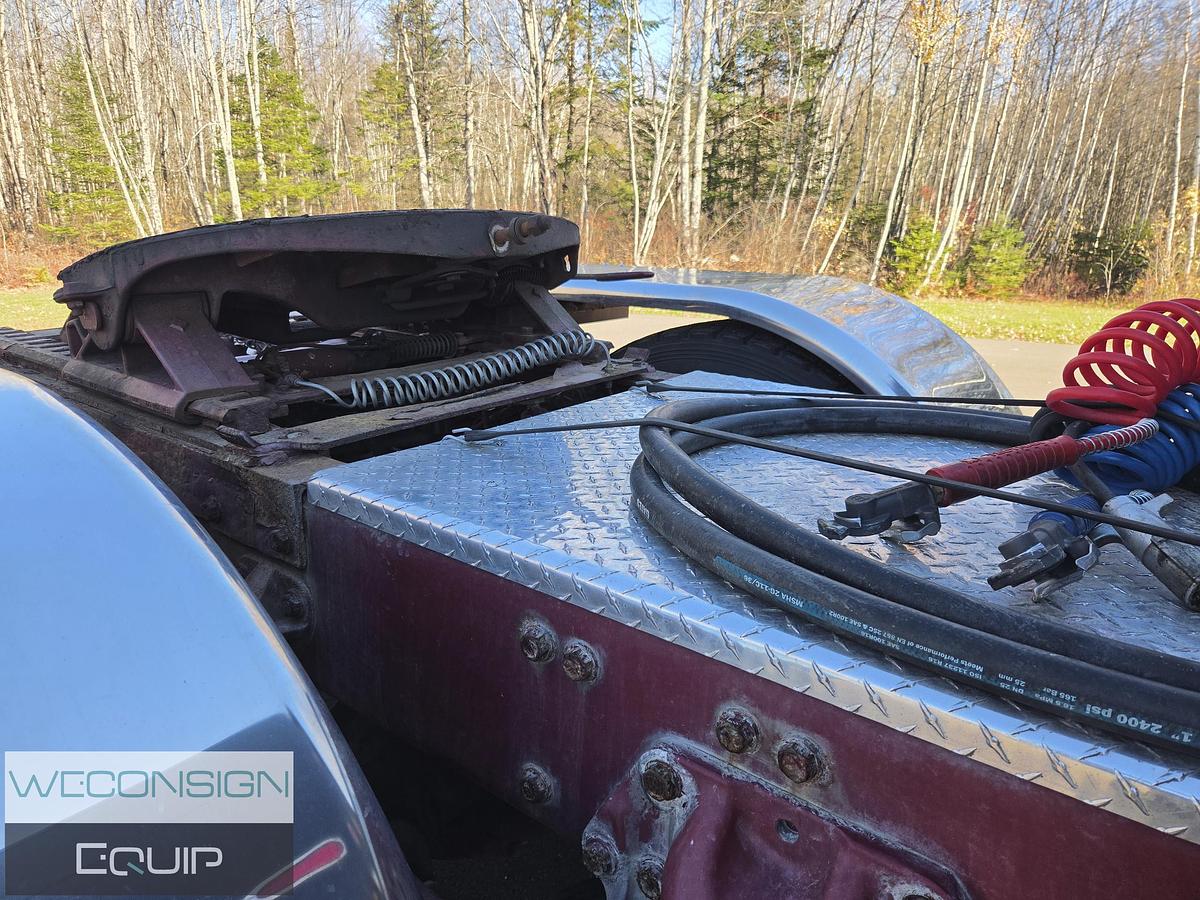 Used 2023 Peterbilt 389 Sleeper Truck Tractor