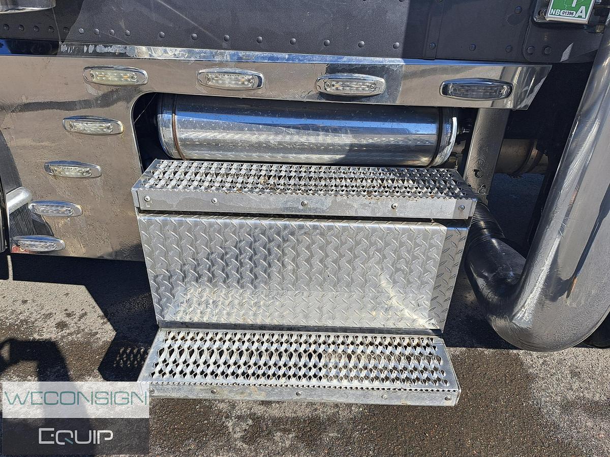 Used 2022 Peterbilt 389 Sleeper Truck Tractor