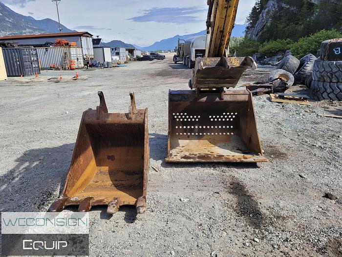 Used 2001 John Deere 200LC Excavator