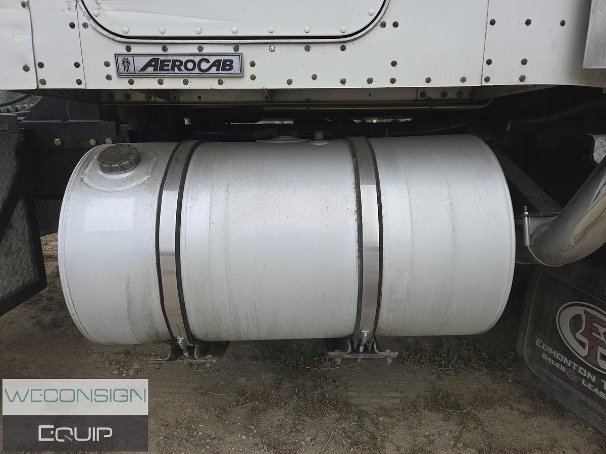 Used 2006 Kenworth W900B Sleeper Truck Tractor