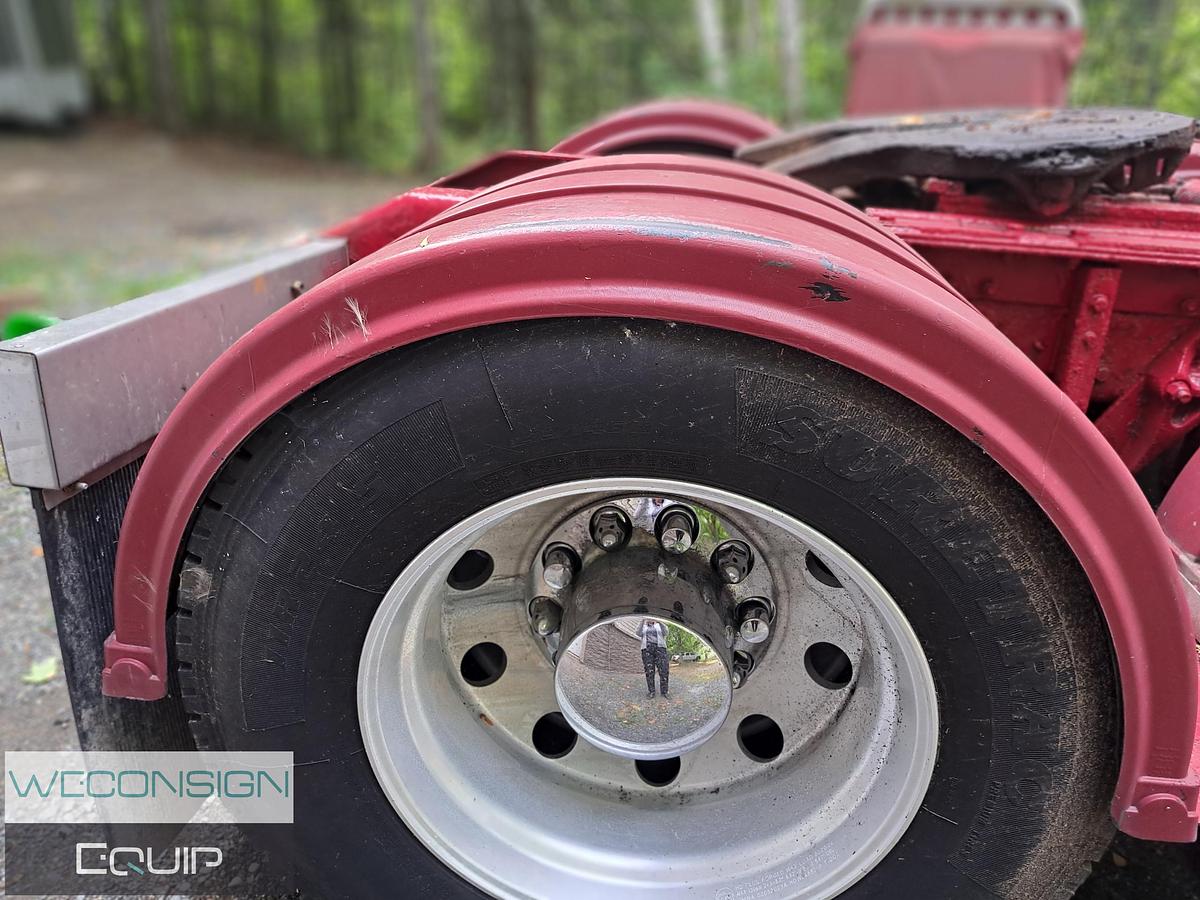 Used 2006 Kenworth W900L Sleeper Tractor