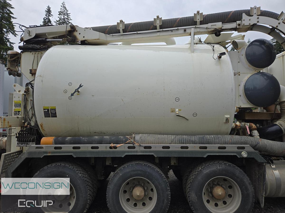 Used 2015 Peterbilt Tri-Axle Hydrovac