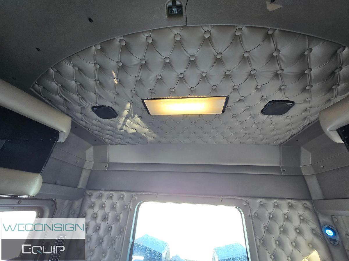 Used 2019 Kenworth T800 Winch Truck