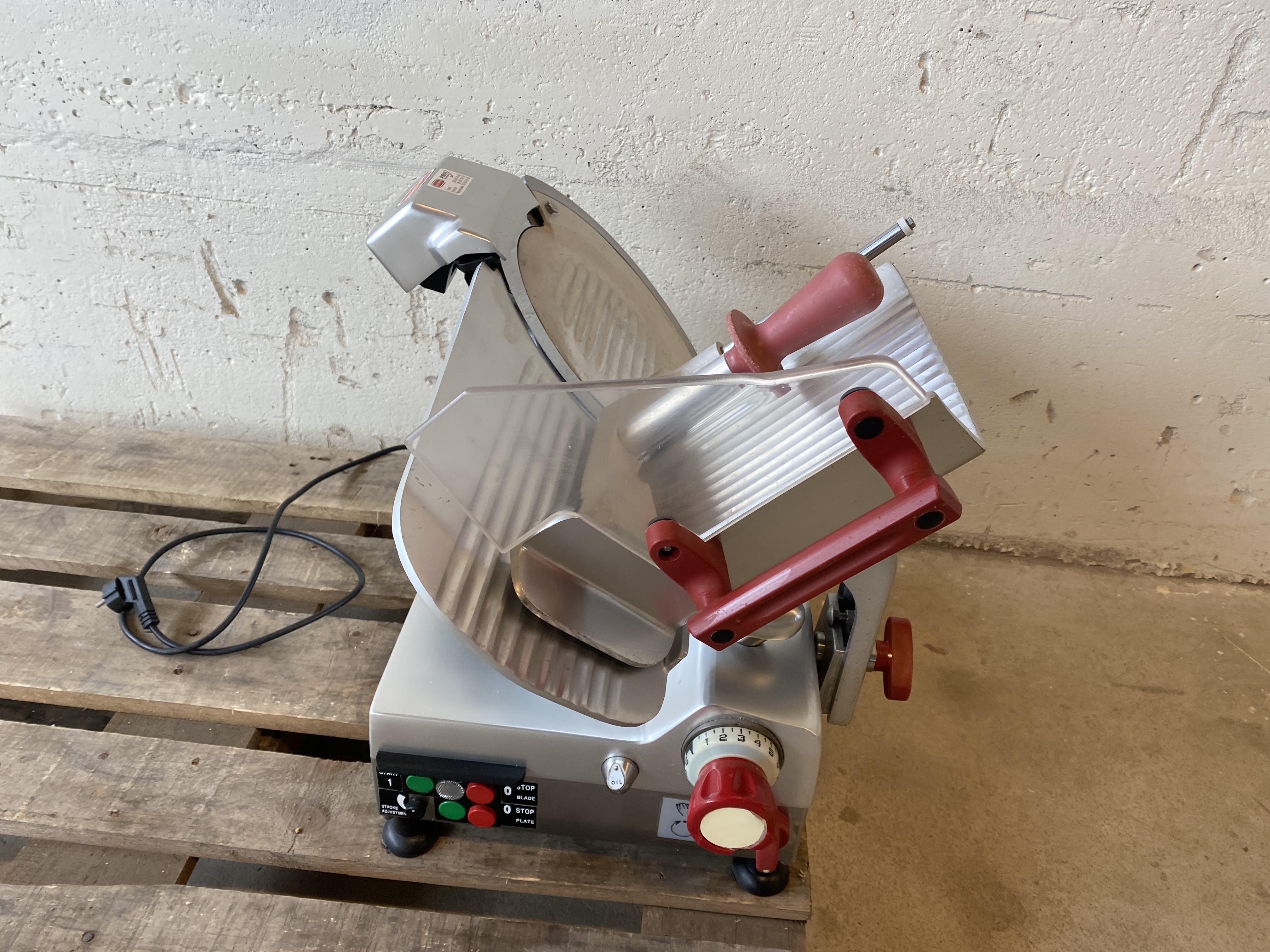 Begagnad Berkel Slicer-831 Semi Auto 300 #1563