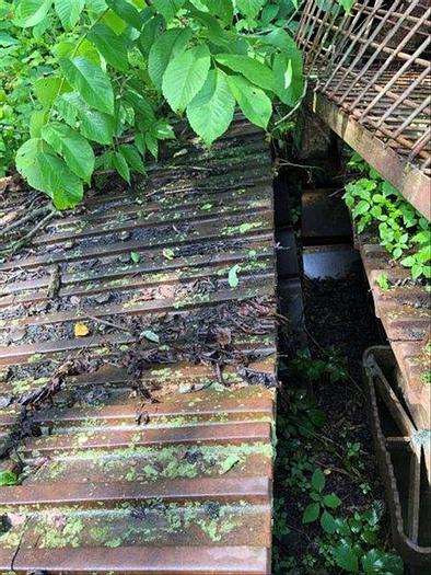 Used Caterpillar Caterpillar Undercarriage with Main Frame