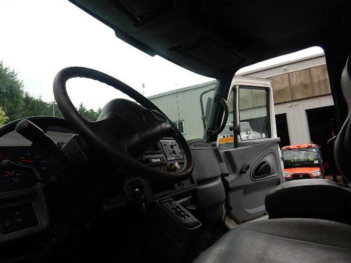 Used 2003 International 7400