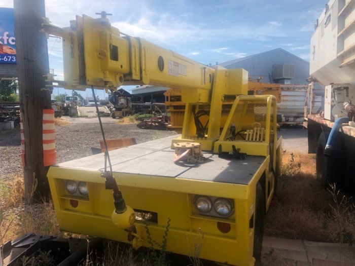 HB17130 Broderson Crane