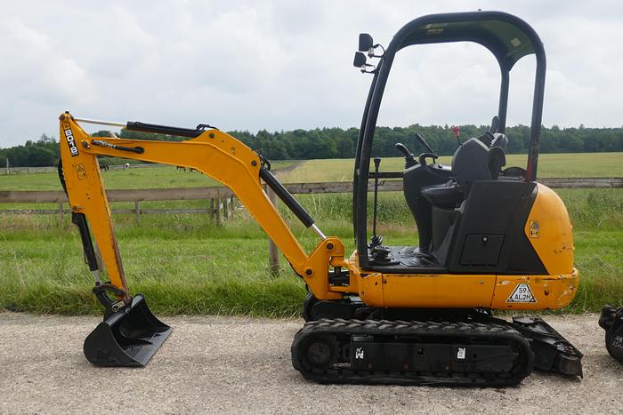 Used 2015 JCB 8018 CTS