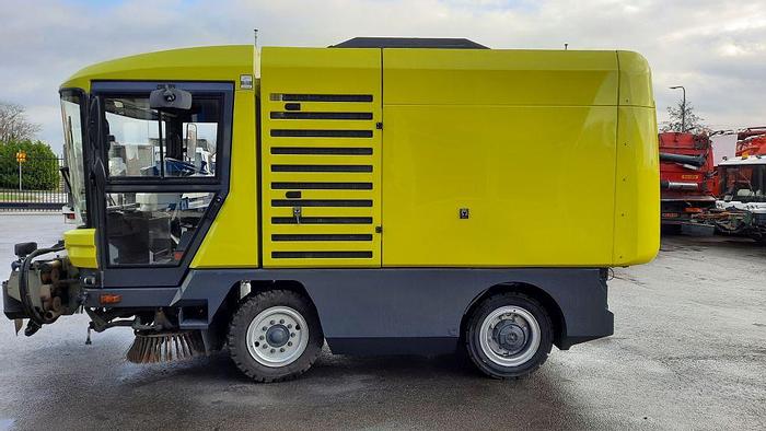 Gebruikt 2011 RAVO 530STH