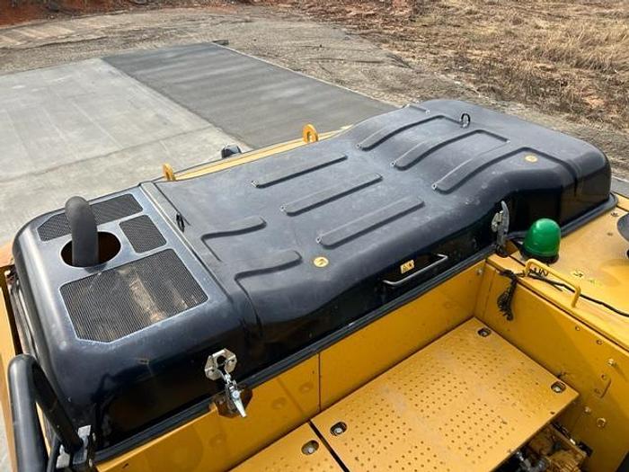 Used 2017 CAT 320FL