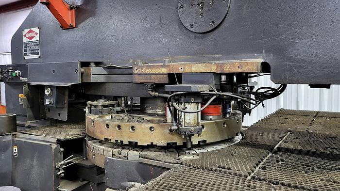 Used 2001 Amada VIPROS-357 QUEEN 33-Ton CNC Punch Press