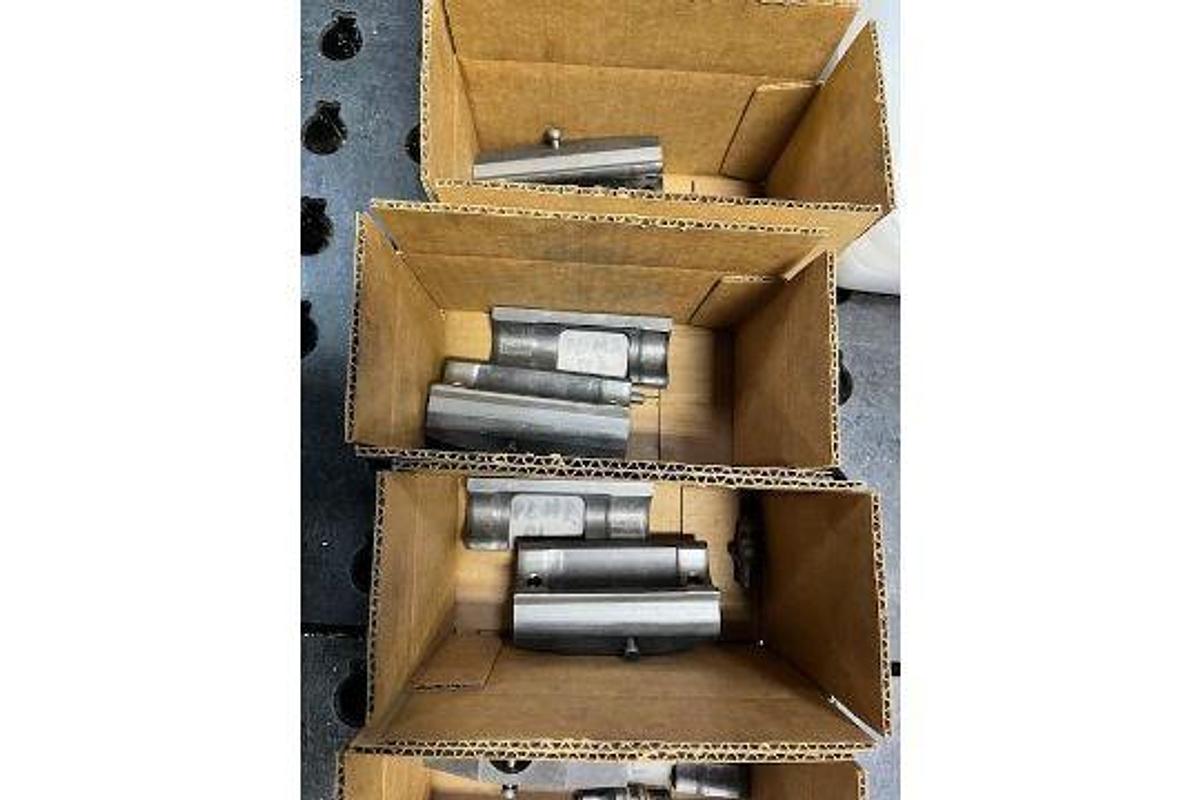 Used 2016 OKK HMC400 4-Axis CNC Horizontal Machining Center with Integrated FANUC 6-Axis Robotic Loading Cell