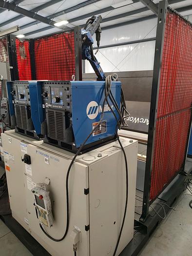 Used Yaskawa Motoman ArcWorld MRM2-750-M3XSL Dual Robotic Welding Cell