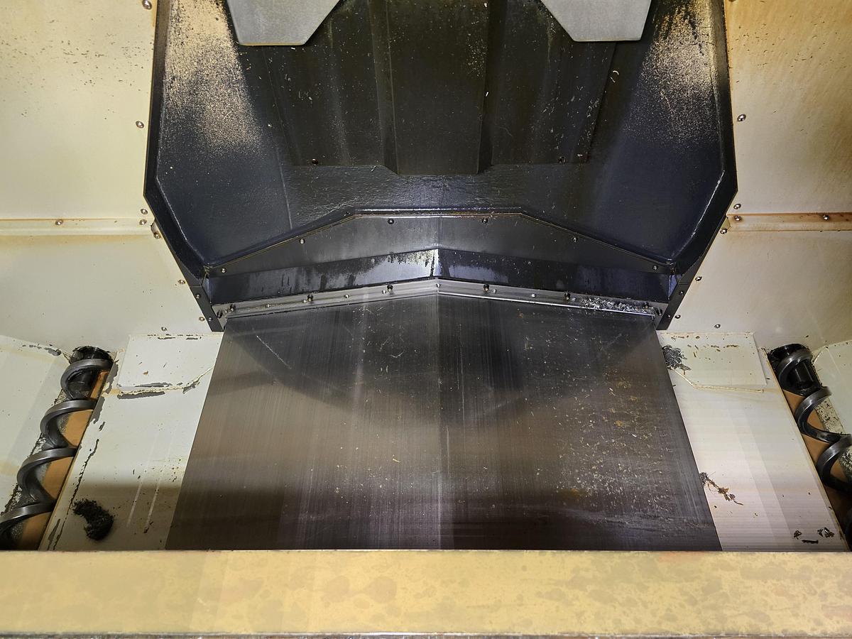 Used 2012 Doosan DNM500 CNC Vertical Machining Center