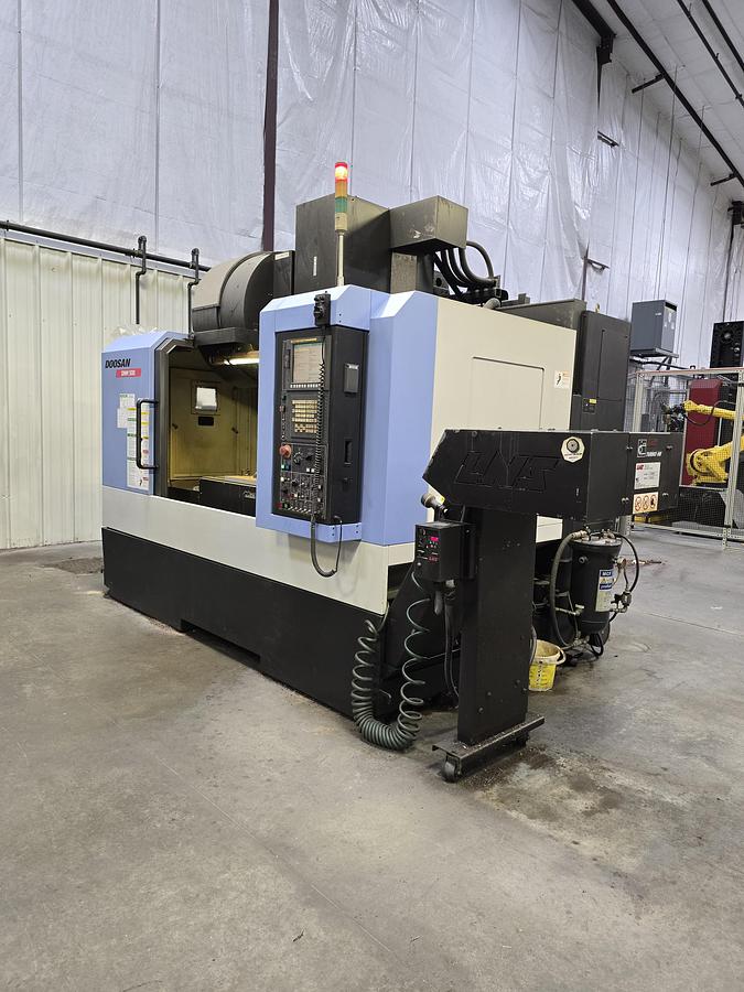 Used 2012 Doosan DNM500 CNC Vertical Machining Center