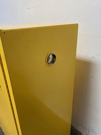 Used JustRite 25300 30 Gallon Flammable Cabinet 43"x 18"x 44" Manual Close