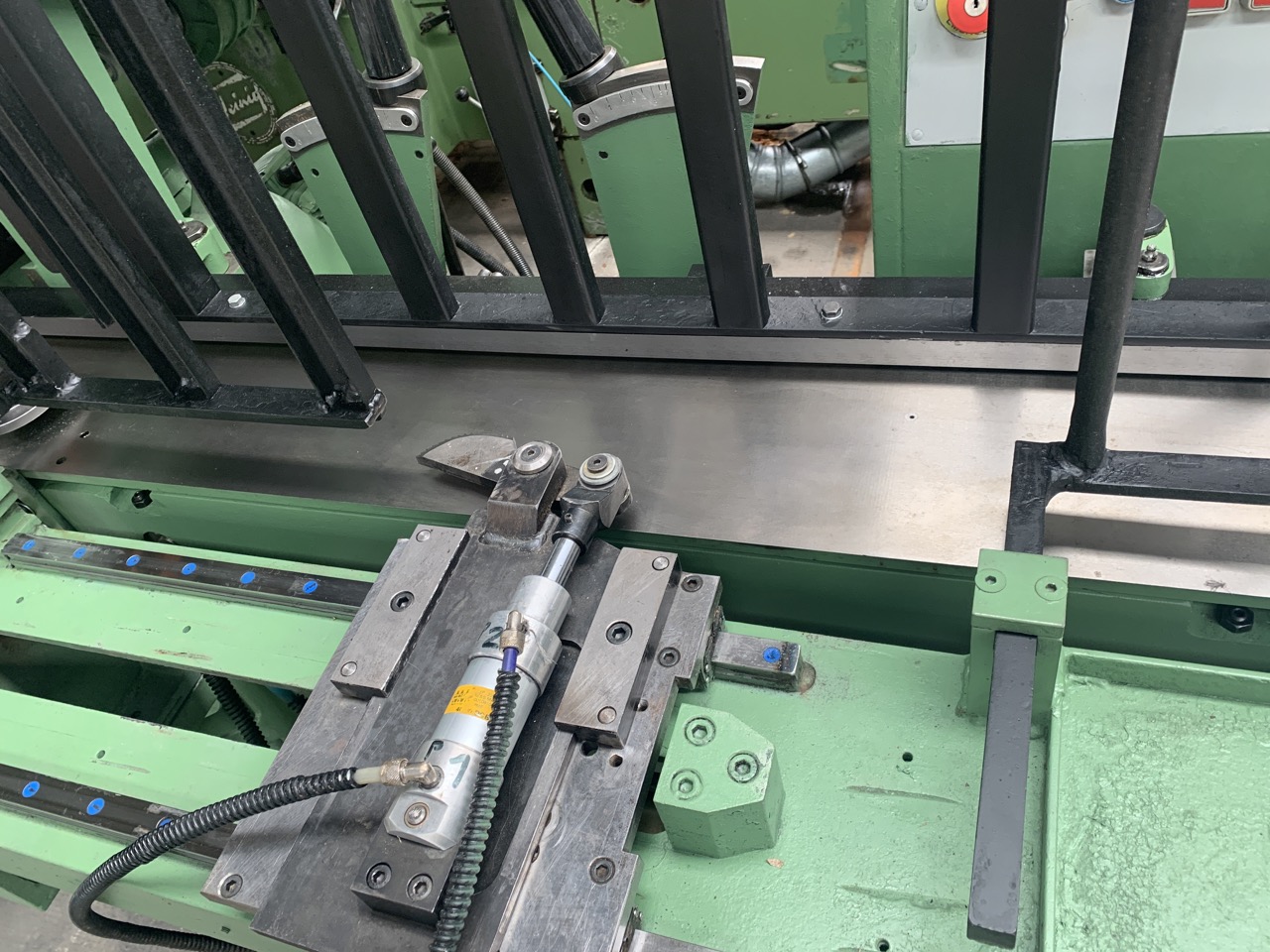 Used Scorniciatrice marca Weinig, cardano, 6 alberi, revisionata.