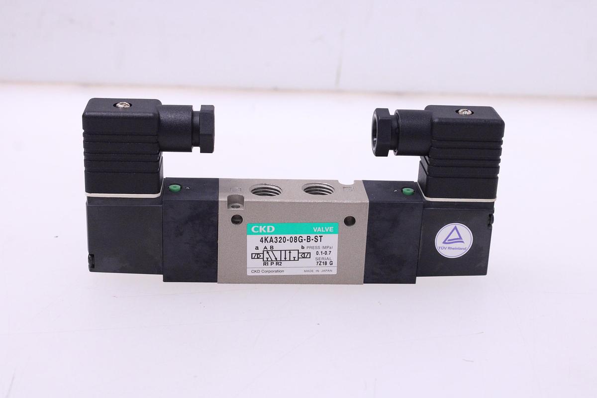 Usado Electroválvula CKD 4KA320-08G-B-AC220V-ST