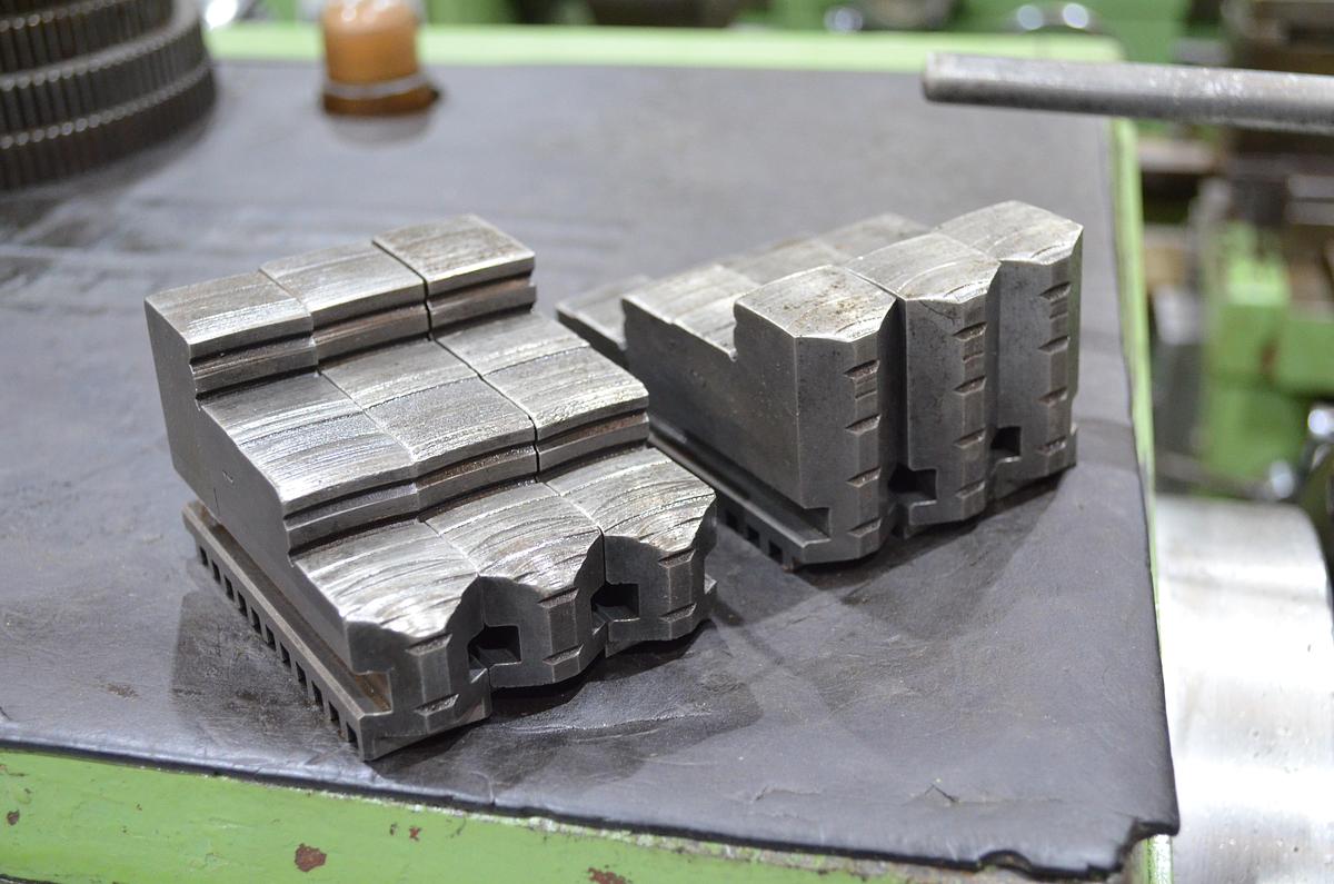 Usado Torno cumbre 60 1500mm e.p