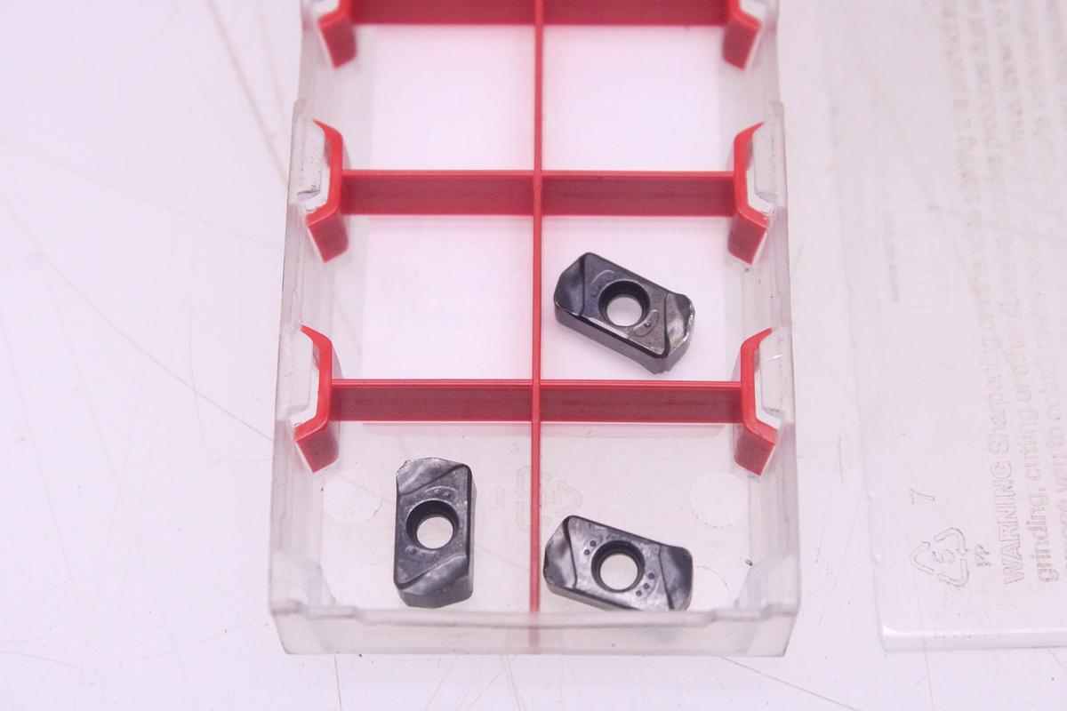 Usado Fresas y Plaquitas de Widia LNMU0303ZER