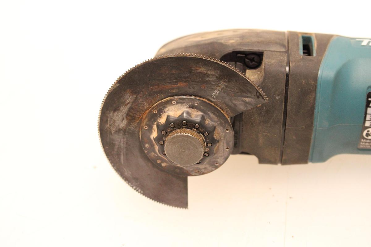 Usado Multiherramienta MAKITA TM3010C