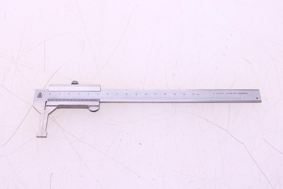 Usado Calibre Pie de Rey Moore & Wright 150mm