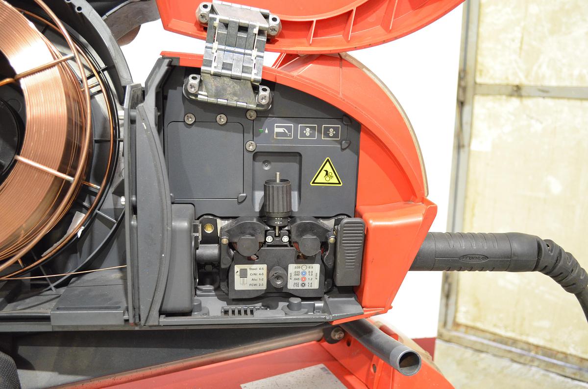 Usado Maquina soldar mig pulsada Fronius TPS 320i con devanadera WF 25i