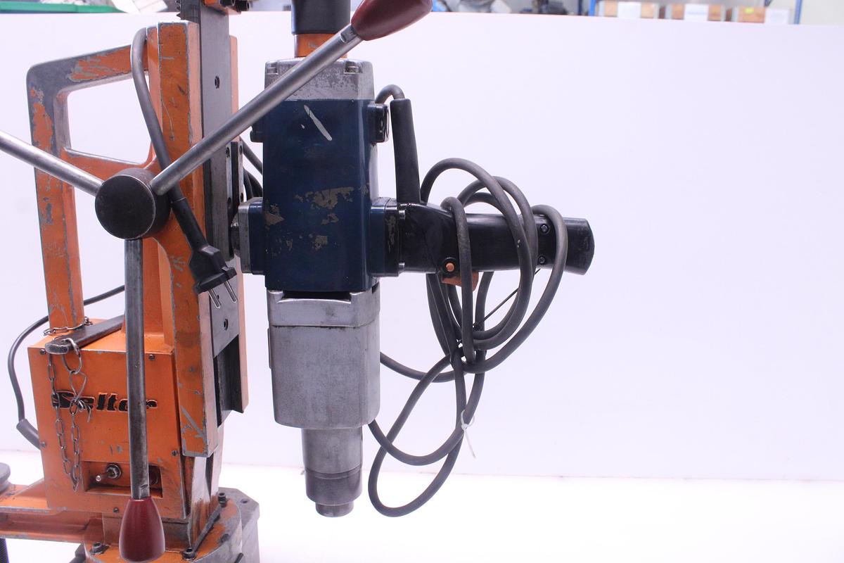 Usado Soporte Electromagnético SELTER ST-32R con Taladro AEG