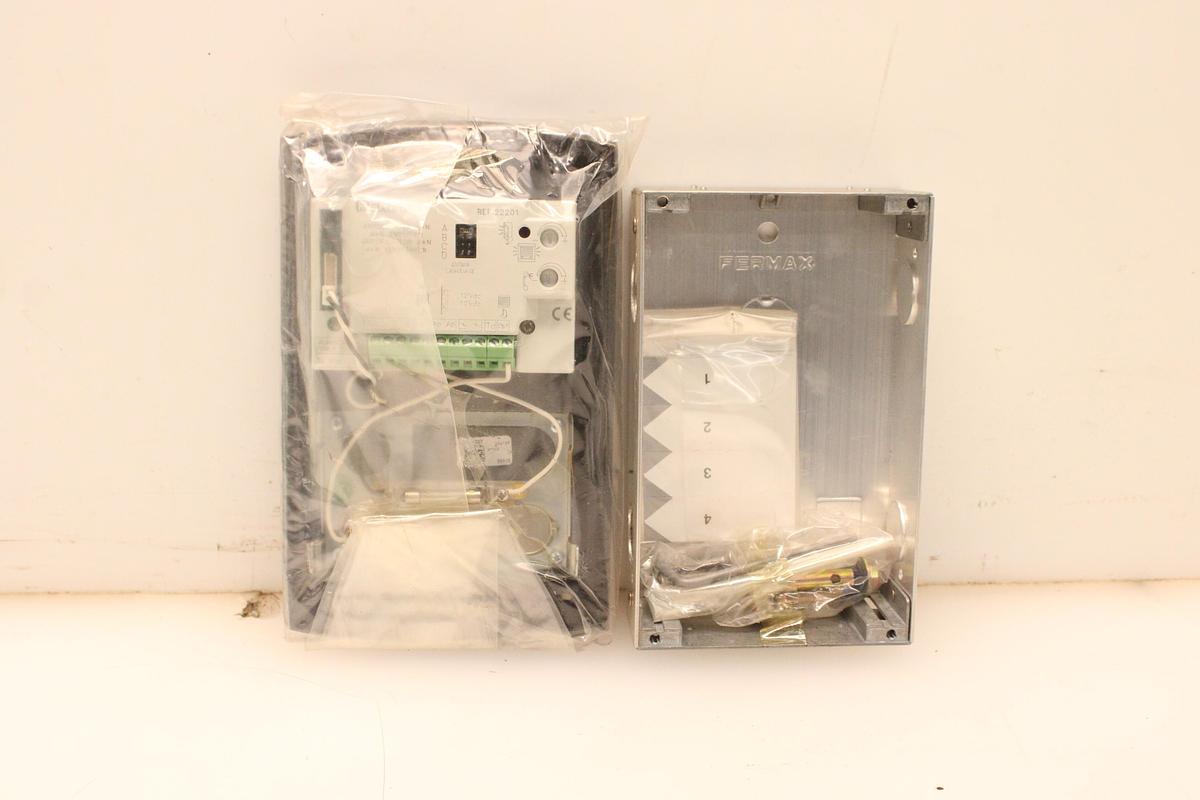Usado Portero FERMAX Bruto 2M AP 101