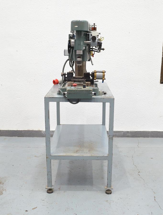 Usado Taladro sobremesa automático Aikartu Ciclo-Matic TCOR Año 2006