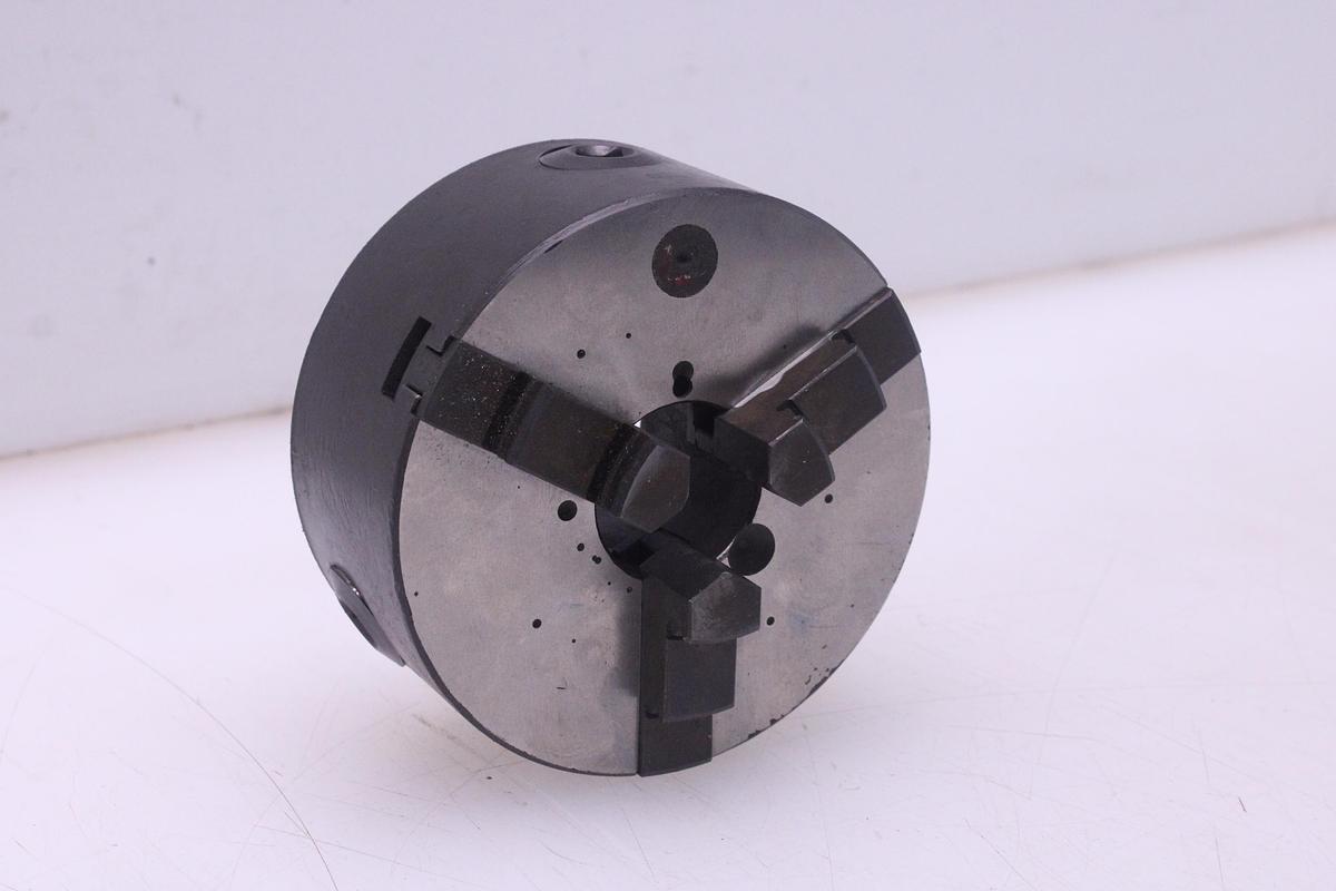 Usado Plato para Torno TdeG 135mm con base metalica