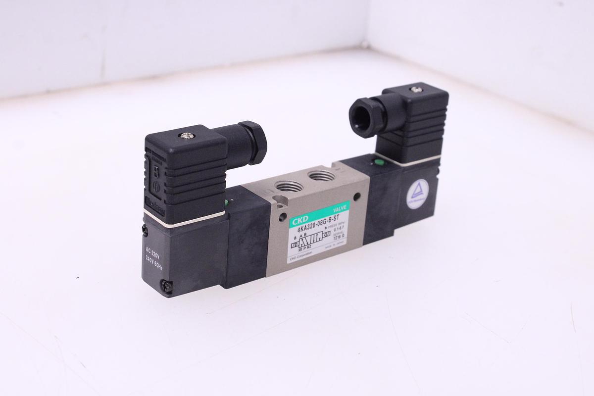 Usado Electroválvula CKD 4KA320-08G-B-AC220V-ST