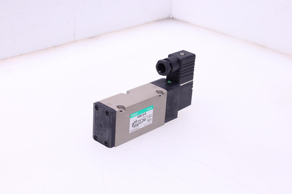 Usado Electroválvula CKD 4KB419-00-B-AC220V