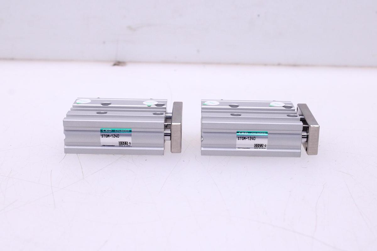 Usado Cilindro Neumático doble acción CKD STGM-1240 - 2 Unidades