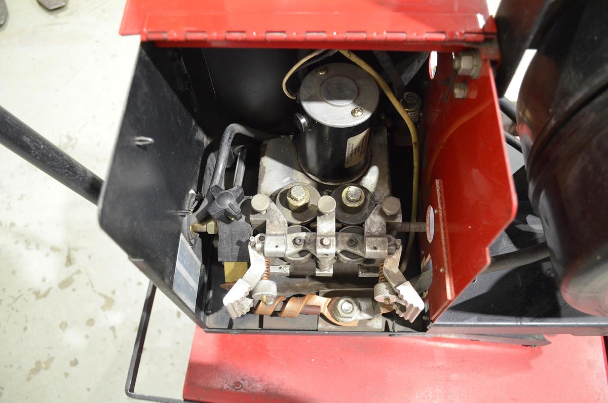 Usado Maquina soldar Lincoln Idealarc CV400-I con devanadera