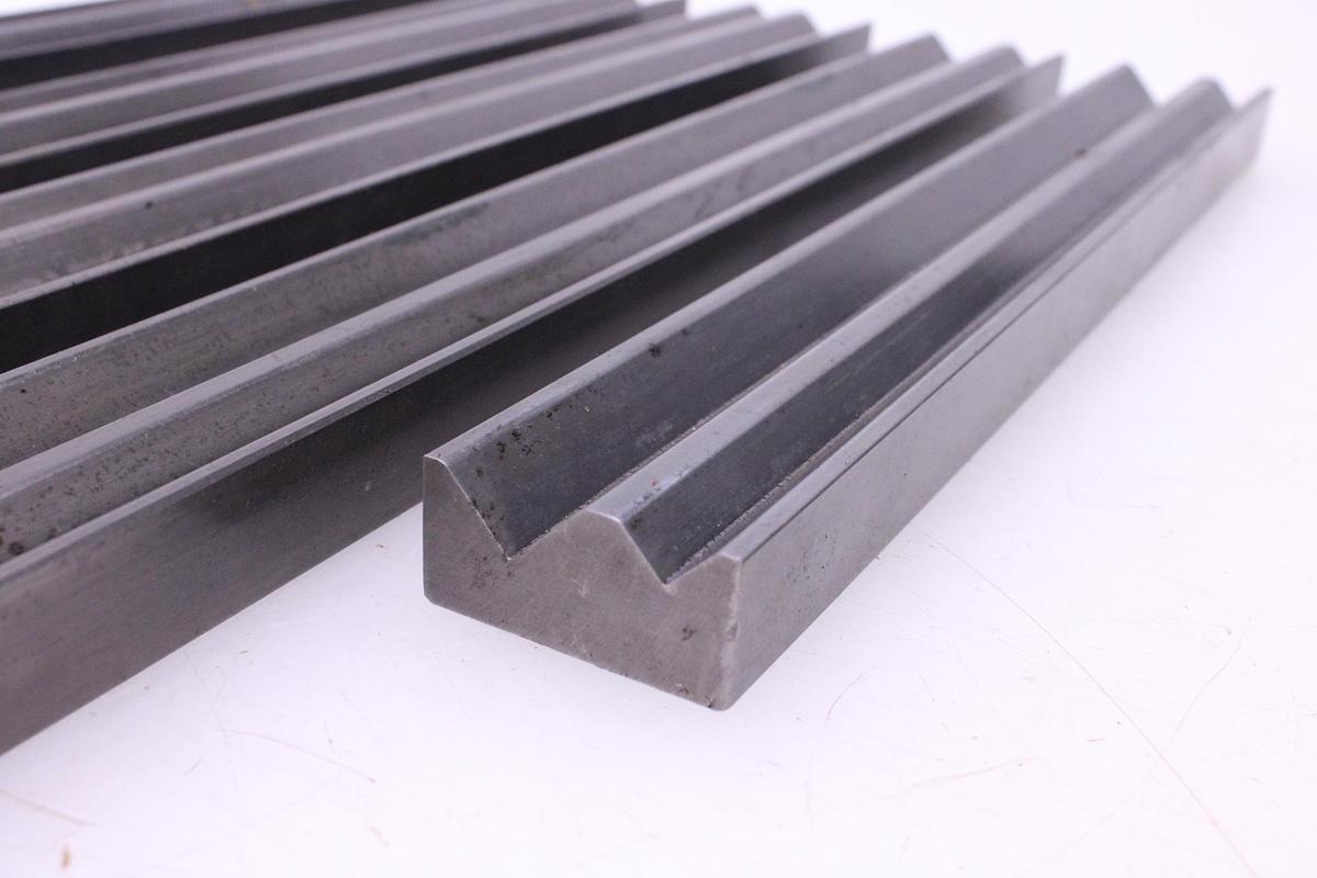 Usado Juego Matrices Promecam 88º V16/25 H=26 - 3755 mm