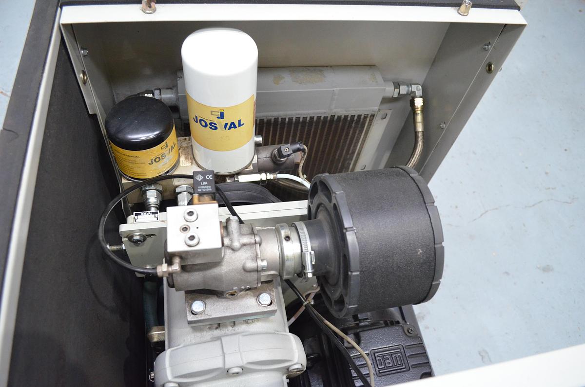 Usado Compresor tornillo Josval Mistral Serie 15B Año 2008