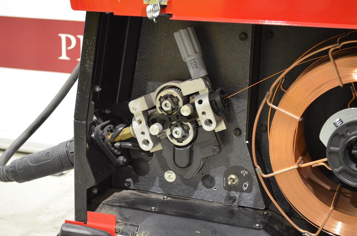 Usado Maquina soldar hilo Lincoln PowerWave C300 CE