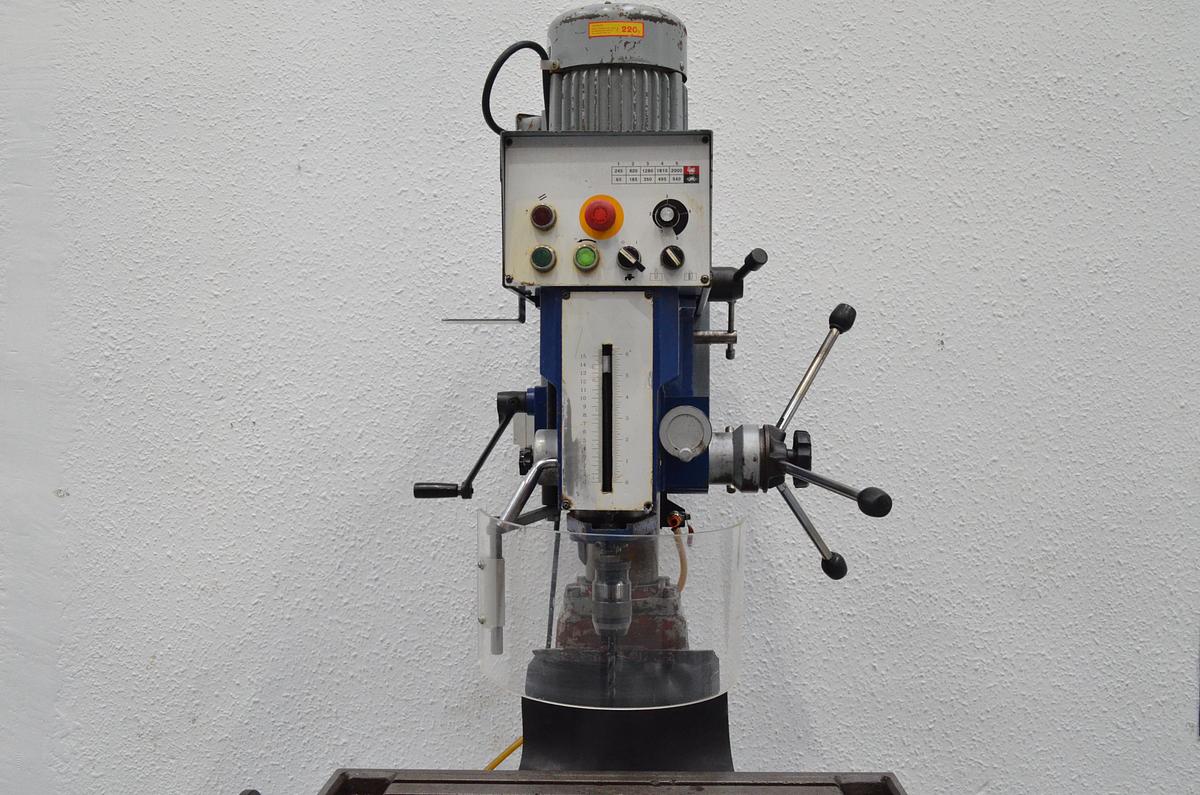 Usado Taladro sobremesa correas MG BMT 465 BT