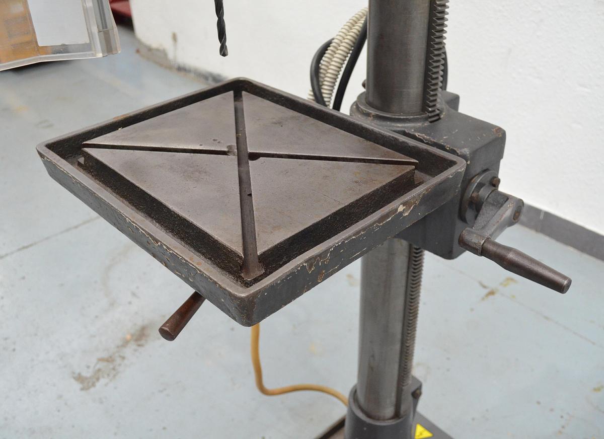 Usado Taladro columna correas MG Hu 45R - Año 2004