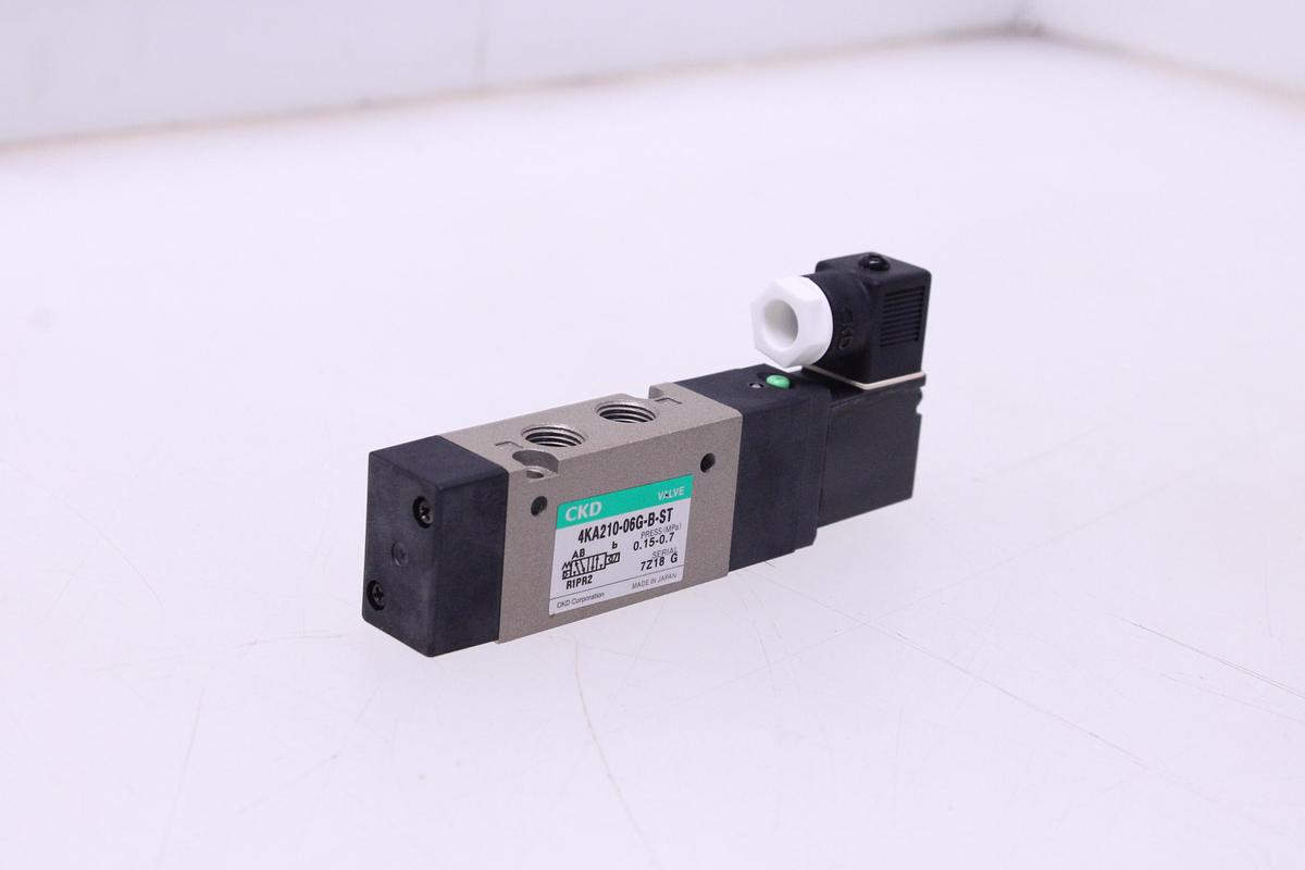 Usado Electroválvula CKD 4KA210-06G-B-ST AC24V