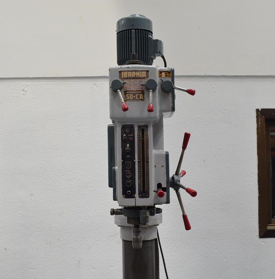 Usado Taladro columna Ibarmia 50-CA gris