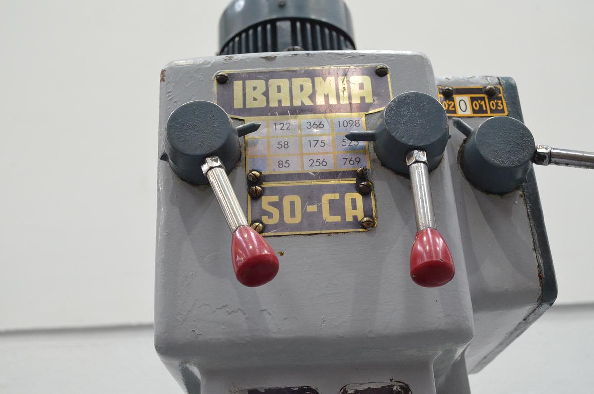 Usado Taladro columna Ibarmia 50-CA gris