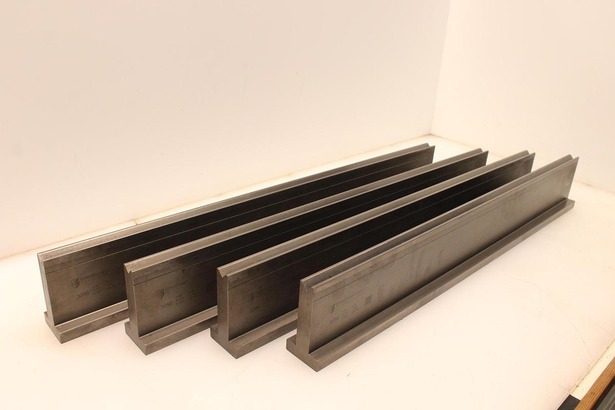 Usado Juego Matrices EUROSTAMP 3056 88º V16 - 835 mm